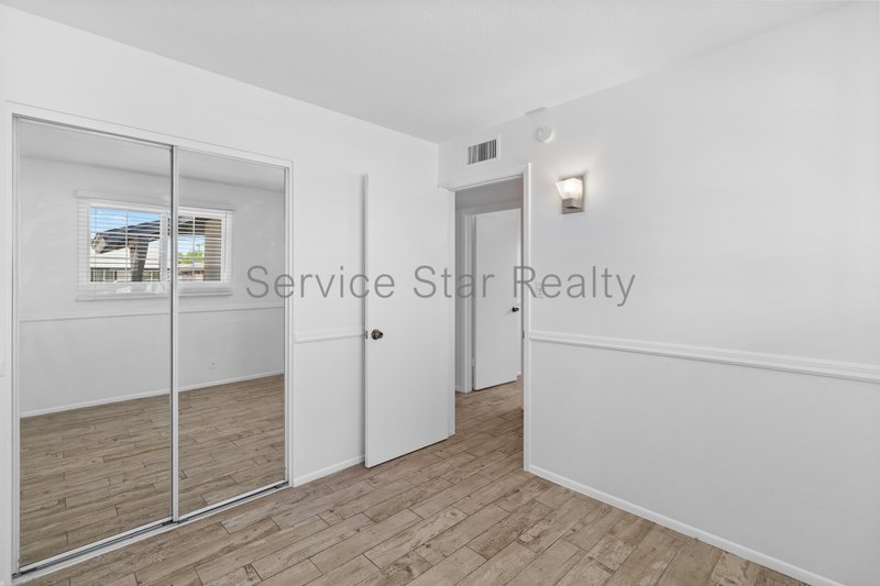 Awesome TEMPE 5bd/2ba home with Fireplace & POOL! property image