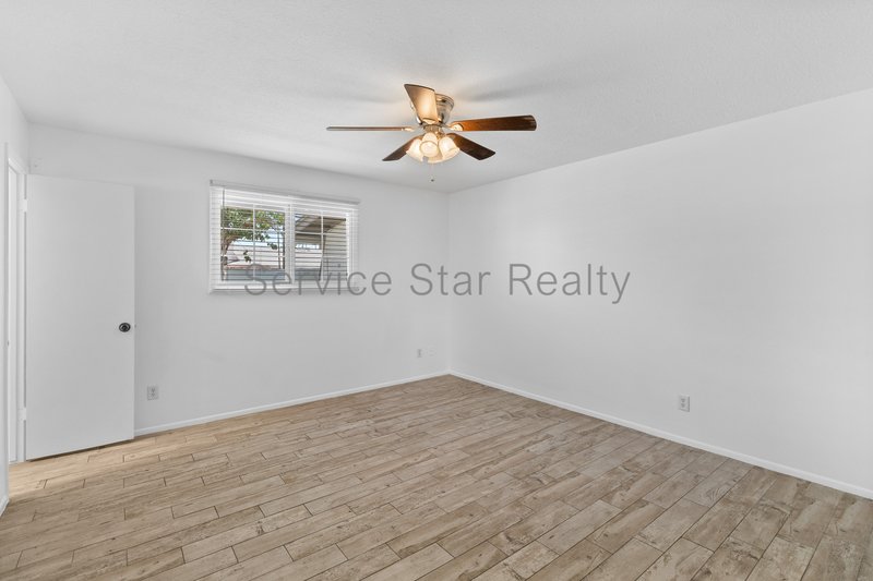 Awesome TEMPE 5bd/2ba home with Fireplace & POOL! property image