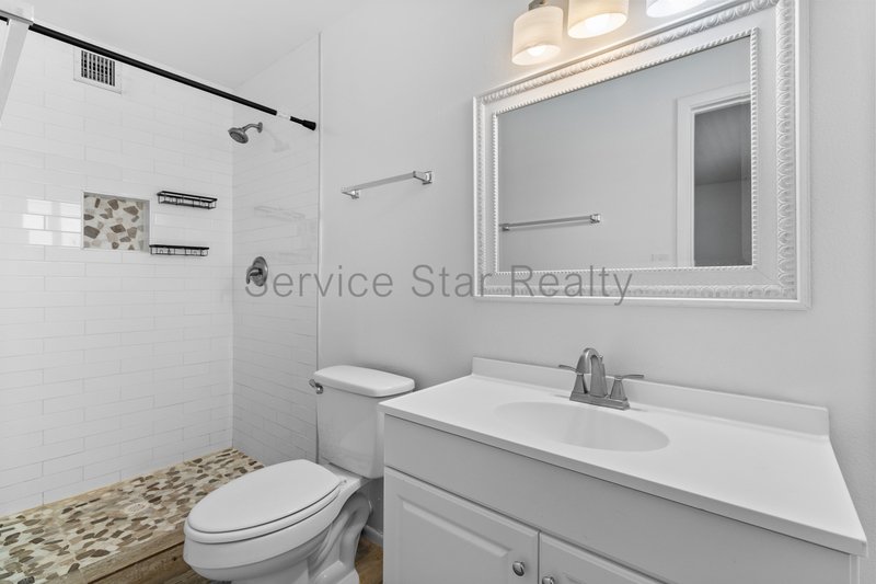 Awesome TEMPE 5bd/2ba home with Fireplace & POOL! property image