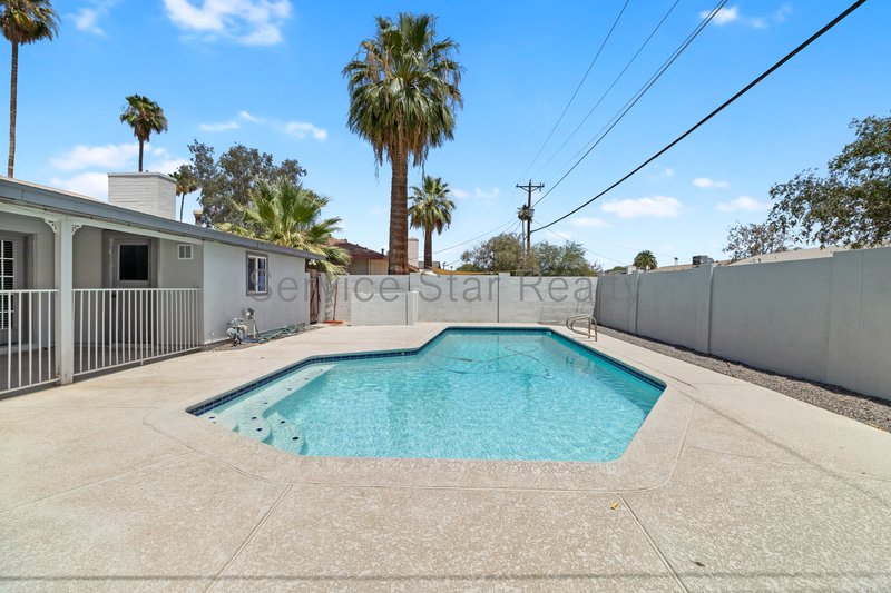Awesome TEMPE 5bd/2ba home with Fireplace & POOL! property image
