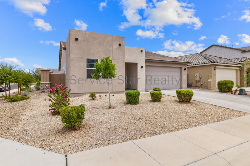 Beautiful Upgrades in this 3 Bedroom Corner Lot Home property image