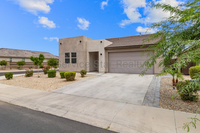 Beautiful Upgrades in this 3 Bedroom Corner Lot Home property image