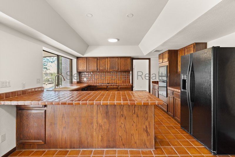 Gorgeous Custom Home on Expansive Cul de Sac Lot in Cave Creek property image