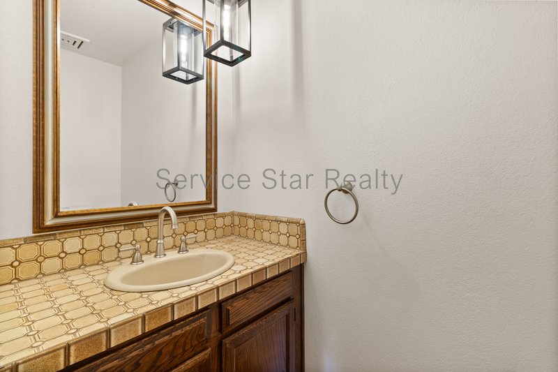 Gorgeous Custom Home on Expansive Cul de Sac Lot in Cave Creek property image