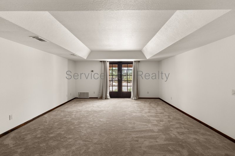Gorgeous Custom Home on Expansive Cul de Sac Lot in Cave Creek property image