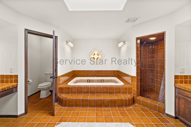 Gorgeous Custom Home on Expansive Cul de Sac Lot in Cave Creek property image