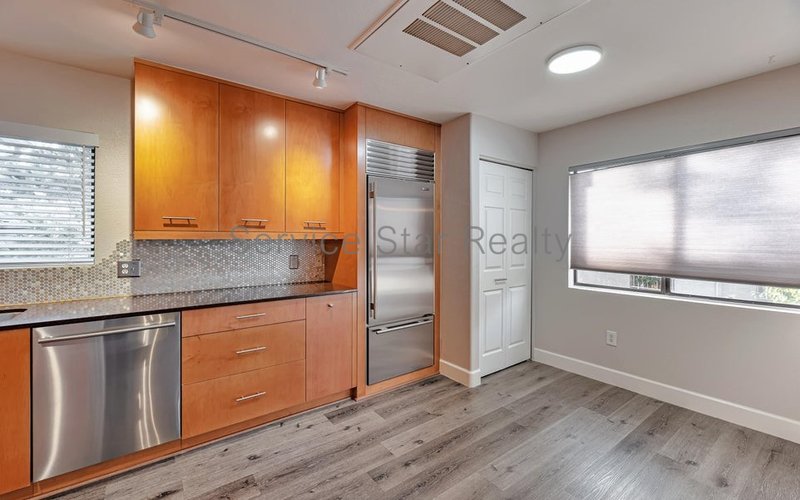 2 Bedroom+ Den, 2 bath condo in Scottsdale!! property image
