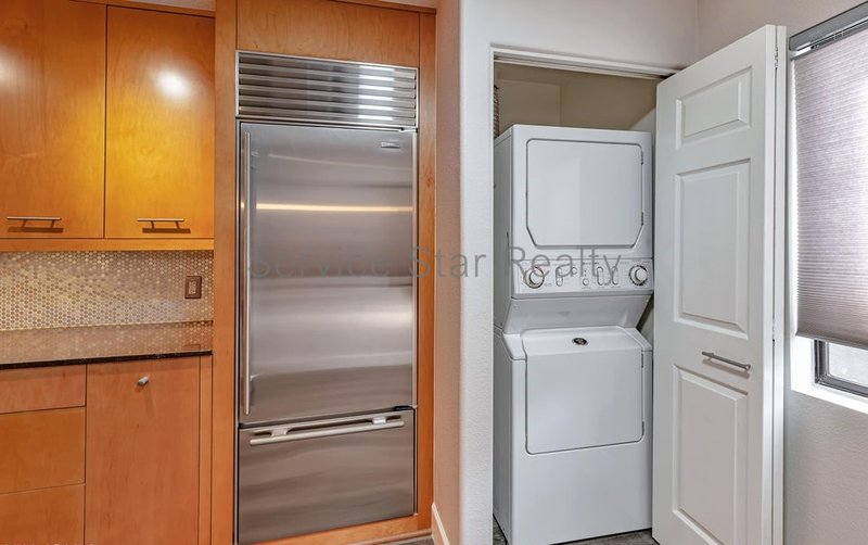 2 Bedroom+ Den, 2 bath condo in Scottsdale!! property image