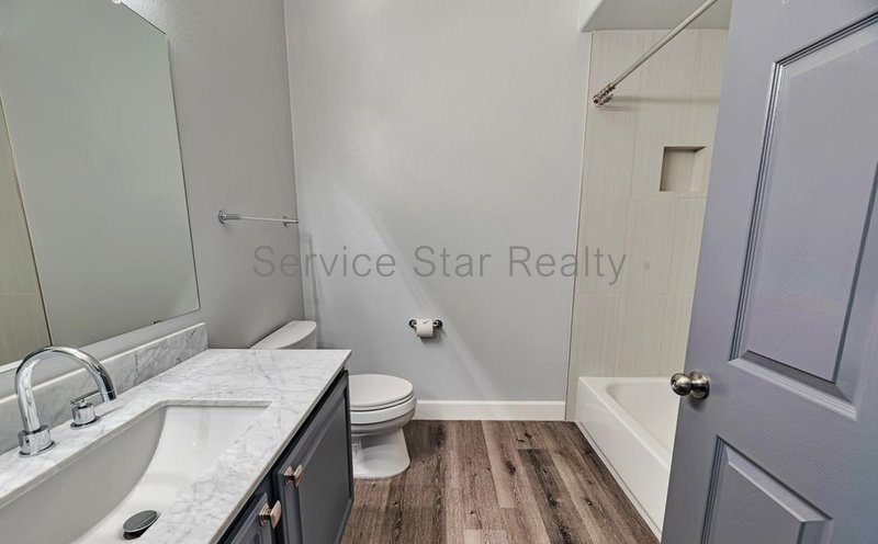 2 Bedroom+ Den, 2 bath condo in Scottsdale!! property image