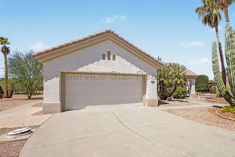 Beautiflly updated 2 bedroom, 2 bath home in Sun City West!! property image