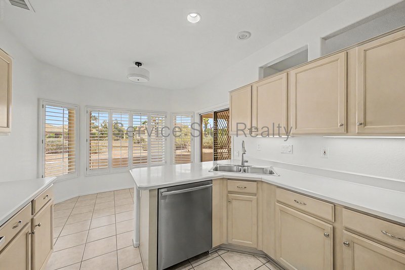 Beautiflly updated 2 bedroom, 2 bath home in Sun City West!! property image