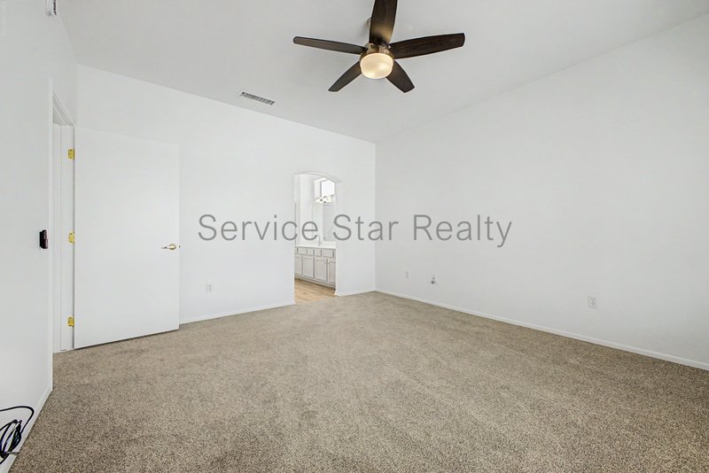 Beautiflly updated 2 bedroom, 2 bath home in Sun City West!! property image