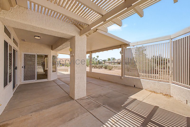Beautiflly updated 2 bedroom, 2 bath home in Sun City West!! property image