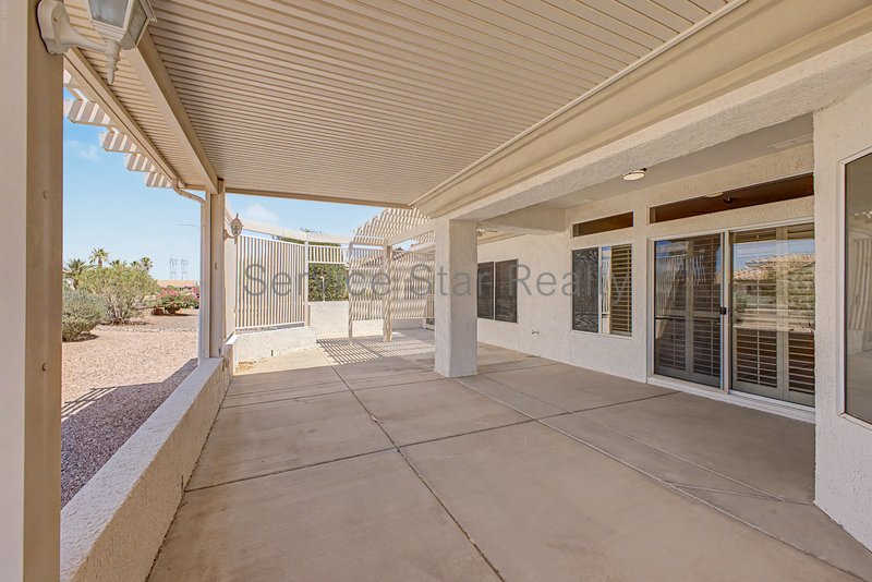 Beautiflly updated 2 bedroom, 2 bath home in Sun City West!! property image