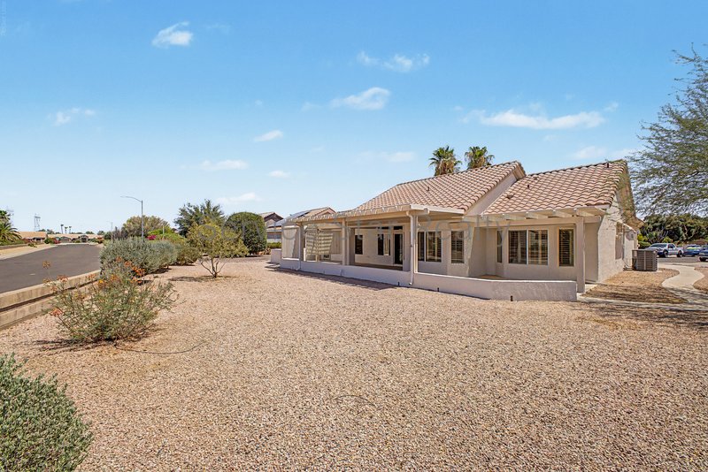 Beautiflly updated 2 bedroom, 2 bath home in Sun City West!! property image