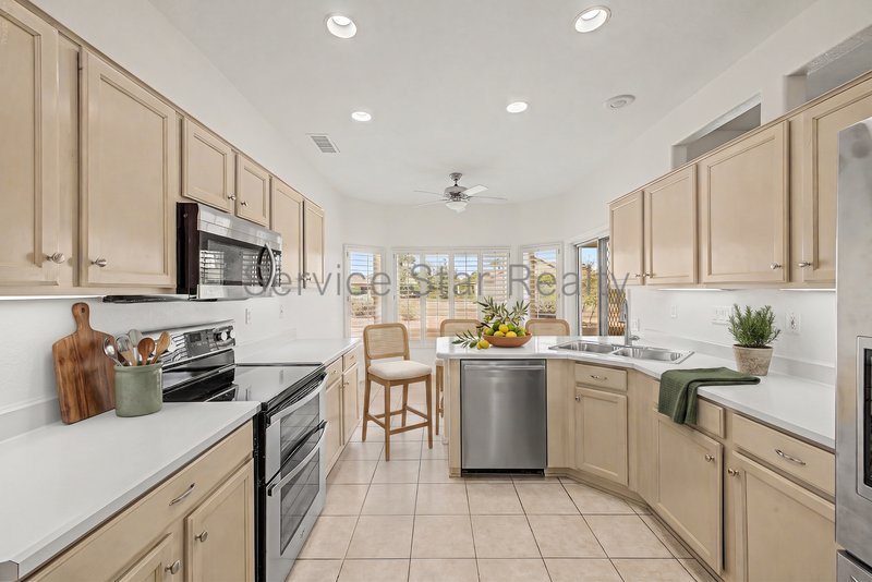 Beautiflly updated 2 bedroom, 2 bath home in Sun City West!! property image