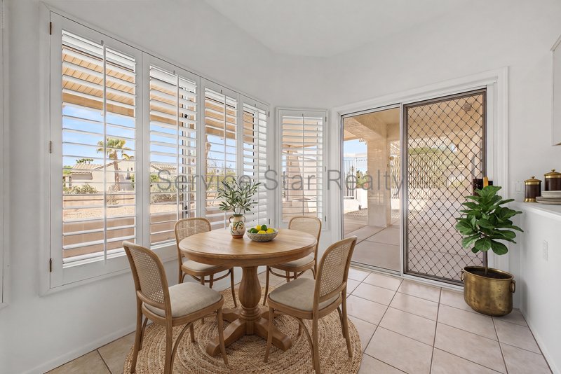 Beautiflly updated 2 bedroom, 2 bath home in Sun City West!! property image