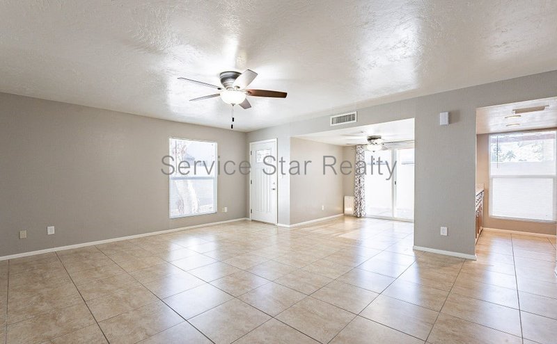 3 Bedroom, 2 Bath in Phoenix!! property image