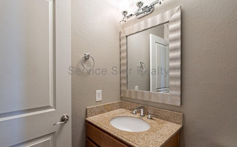 3 Bedroom, 2 Bath in Phoenix!! property image