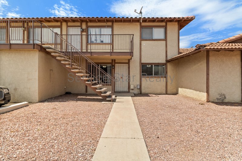 Simply Beautiful 2+2 with 1 car detached garage property image