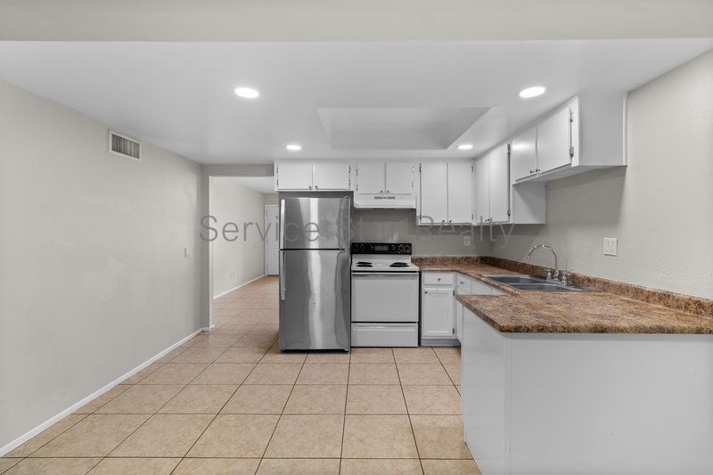 Simply Beautiful 2+2 with 1 car detached garage property image
