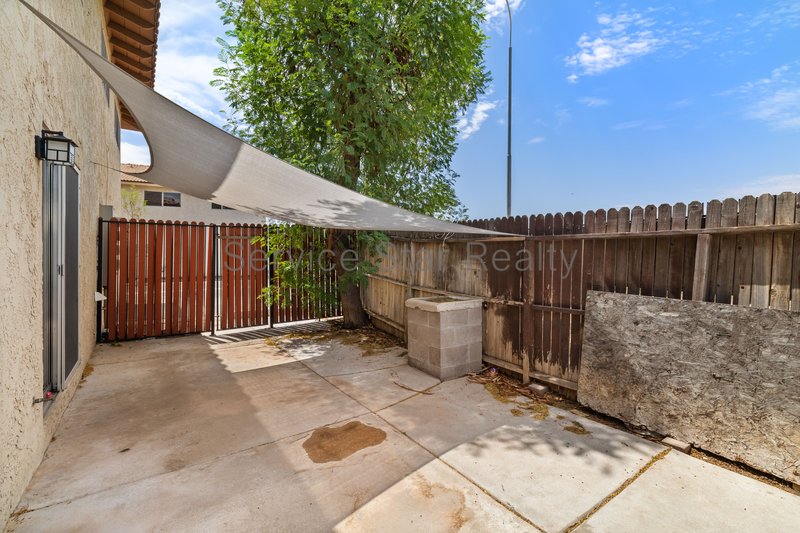 Simply Beautiful 2+2 with 1 car detached garage property image