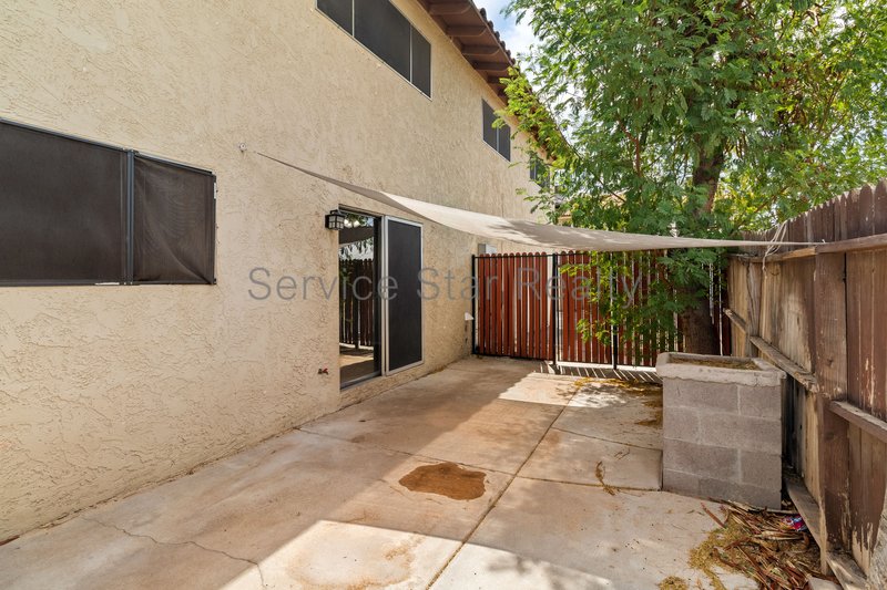 Simply Beautiful 2+2 with 1 car detached garage property image