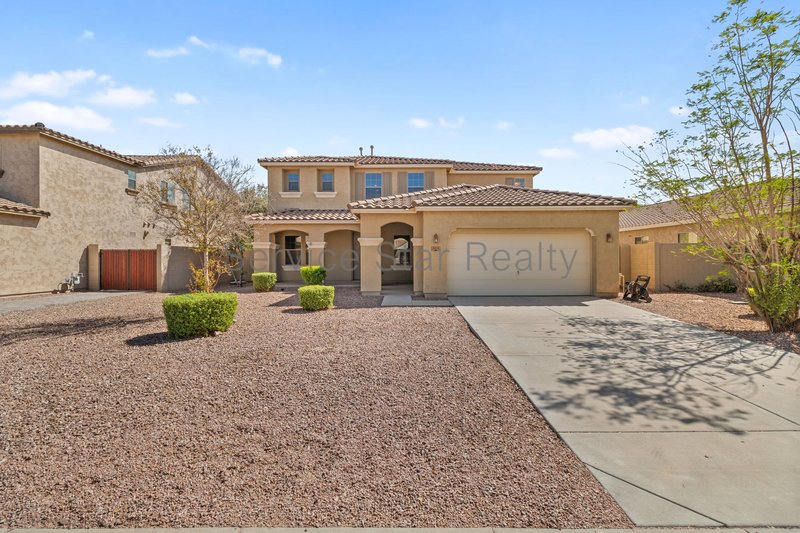 GATED COMMUNITY-  Spacious 4 Bed Home in Chandler property image