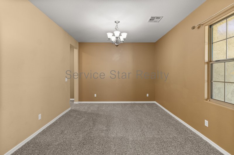 GATED COMMUNITY-  Spacious 4 Bed Home in Chandler property image