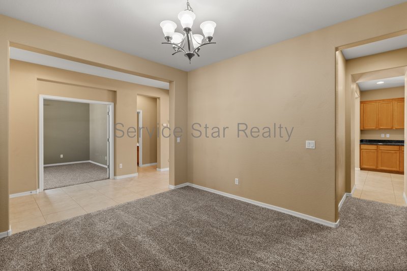 GATED COMMUNITY-  Spacious 4 Bed Home in Chandler property image