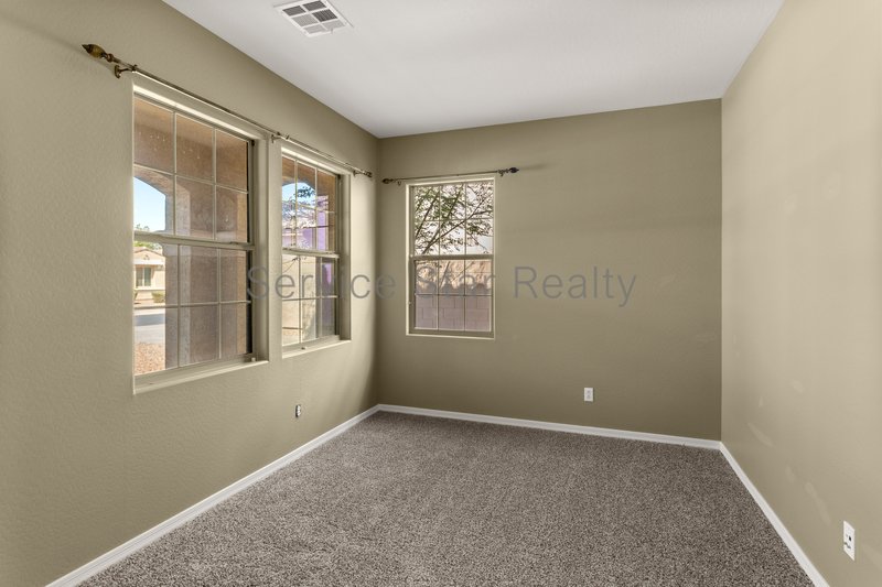 GATED COMMUNITY-  Spacious 4 Bed Home in Chandler property image