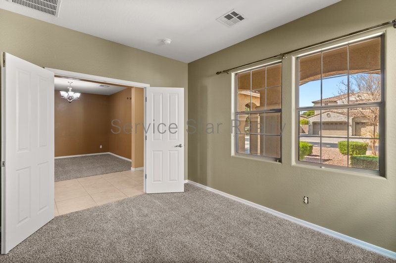 GATED COMMUNITY-  Spacious 4 Bed Home in Chandler property image