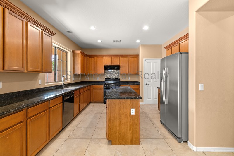 GATED COMMUNITY-  Spacious 4 Bed Home in Chandler property image