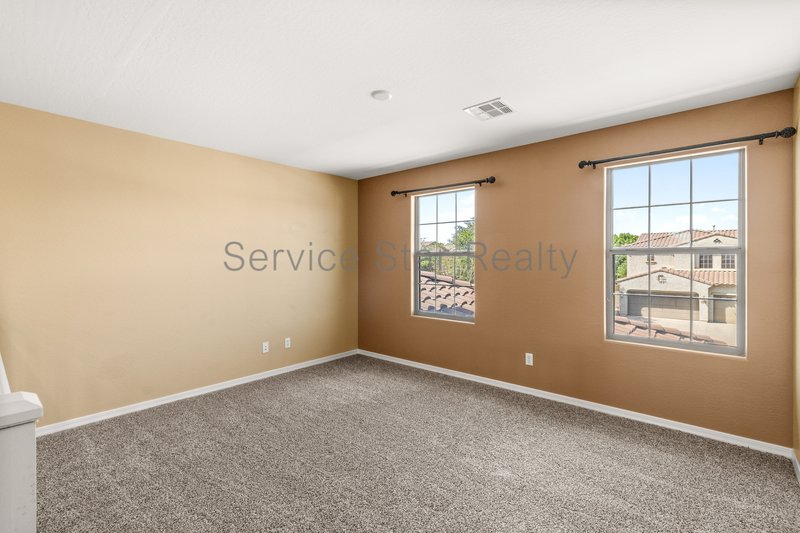 GATED COMMUNITY-  Spacious 4 Bed Home in Chandler property image