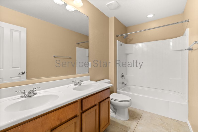GATED COMMUNITY-  Spacious 4 Bed Home in Chandler property image