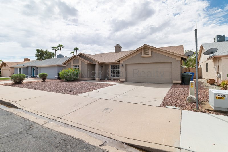 4-bedroom, 2-bath home in Phoenix! property image