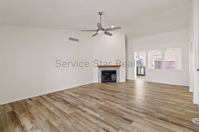 4-bedroom, 2-bath home in Phoenix! property image