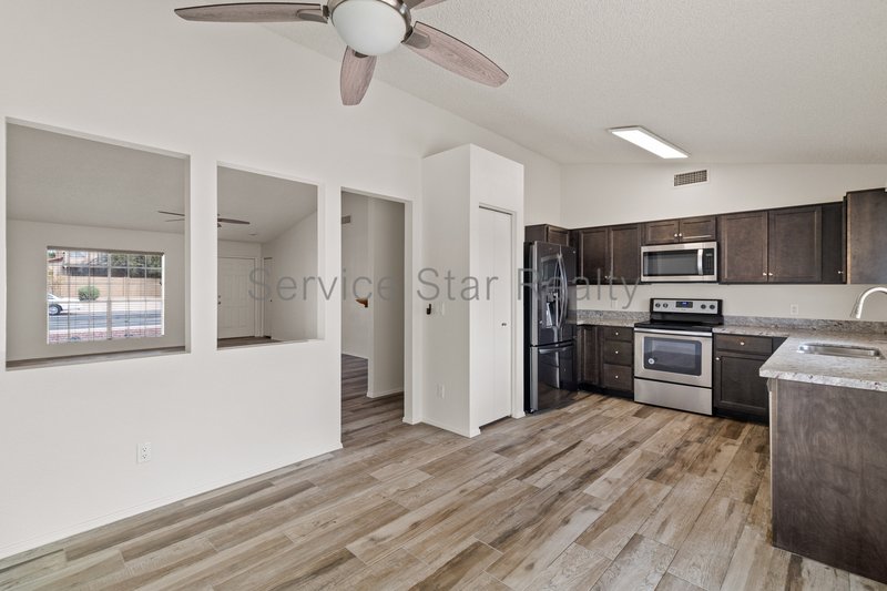 4-bedroom, 2-bath home in Phoenix! property image