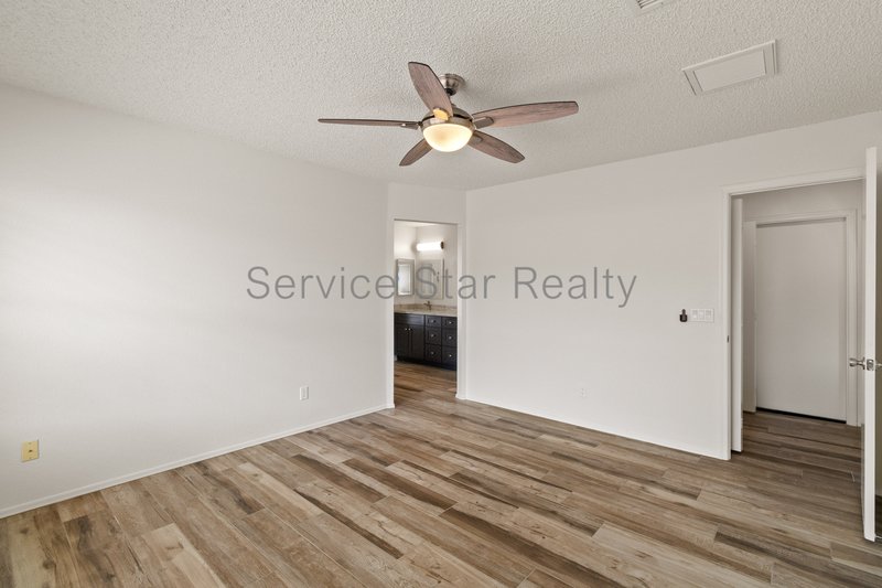 4-bedroom, 2-bath home in Phoenix! property image