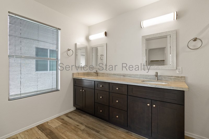 4-bedroom, 2-bath home in Phoenix! property image