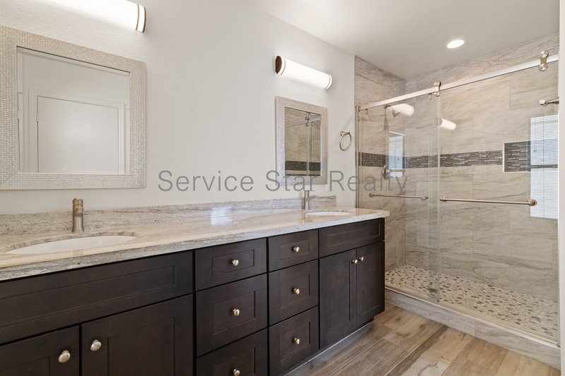 4-bedroom, 2-bath home in Phoenix! property image