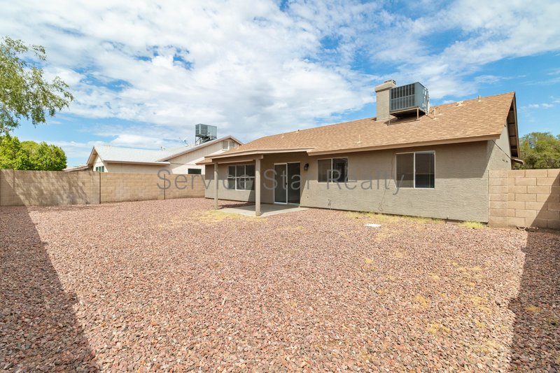 4-bedroom, 2-bath home in Phoenix! property image