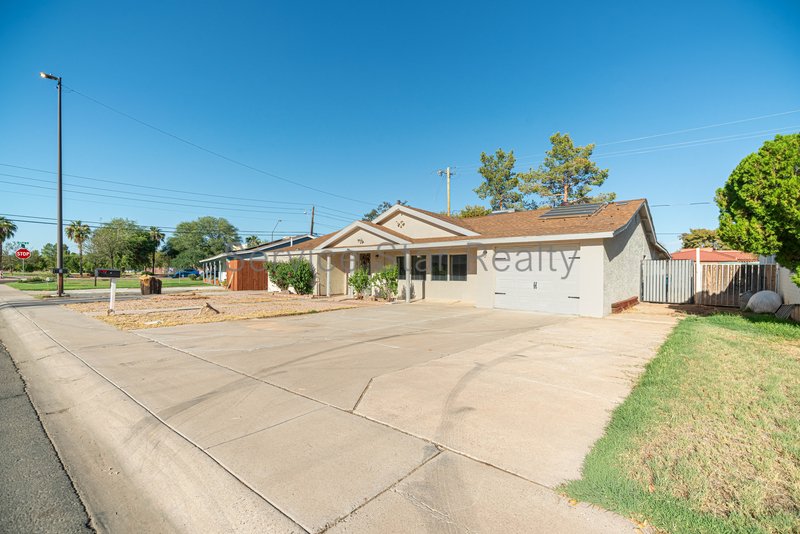 Beautifully updated 4 Bedroom - 2 primary suites! property image