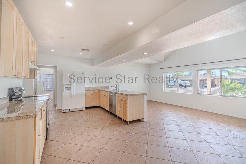 Beautifully updated 4 Bedroom - 2 primary suites! property image