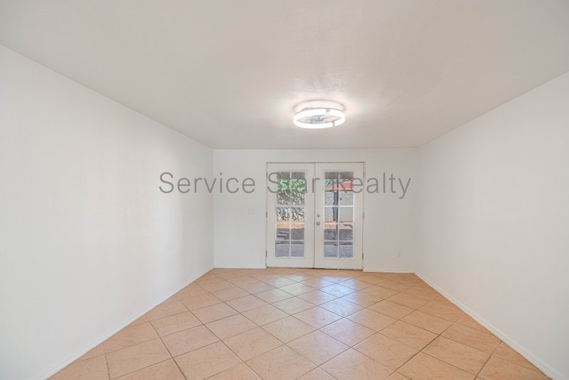 Beautifully updated 4 Bedroom - 2 primary suites! property image