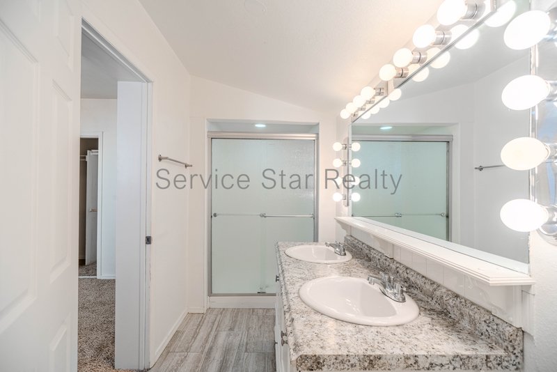 Beautifully updated 4 Bedroom - 2 primary suites! property image