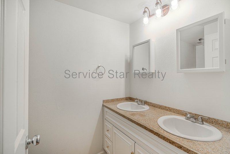 Beautifully updated 4 Bedroom - 2 primary suites! property image