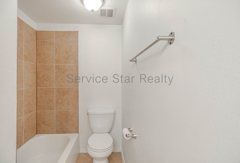 Beautifully updated 4 Bedroom - 2 primary suites! property image