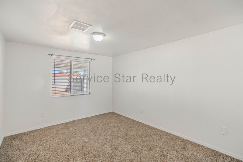 Beautifully updated 4 Bedroom - 2 primary suites! property image