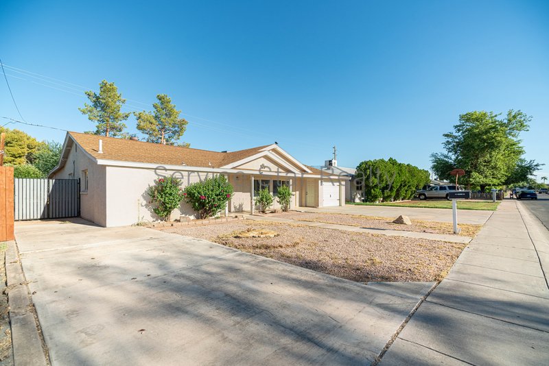 Beautifully updated 4 Bedroom - 2 primary suites! property image